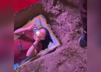 Блогер закопал себя под землю ради эфира в TikTok (ВИДЕО)