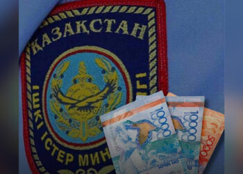 Полицейских задержали по подозрению во взяточничестве в области Улытау