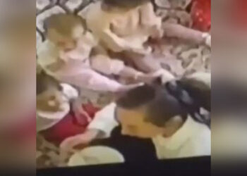 В частном детсаду Шымкента детей кормили с одной тарелки (ВИДЕО)