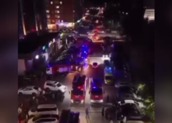 В Караганде ночью загорелось кафе в жилом доме