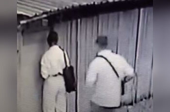 Неизвестный преследовал и домогался девушки в Алматы (ВИДЕО)