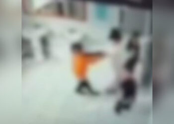 В Таразе школьники затащили девочку в туалет интерната