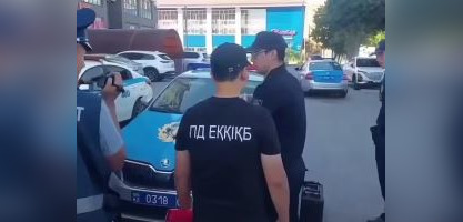 Рэпера Qarakesek задержали за рулём под наркотиками (ВИДЕО)