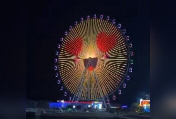 Настроение по-китайски: в Сети завирусилось колесо обозрения с улыбками (ВИДЕО)