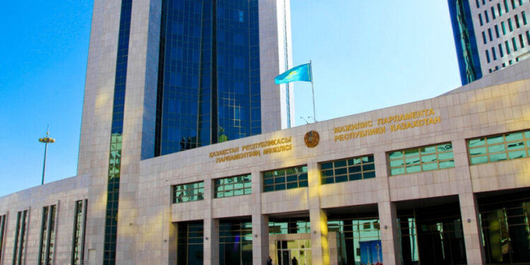 Бюджет, закон о выборах, цифровой кодекс: какие законопроекты поступили в мажилис