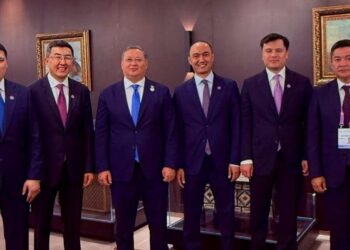 Руслан Берденов, в теле которого осталось более 60 осколков, поехал в Китай