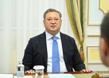 Глава МИД Мурат Нуртлеу появился на встрече с руководством компании Harvest Group