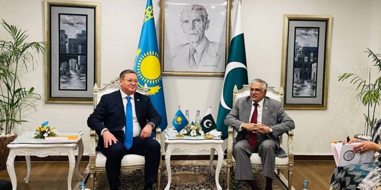 Мурат Нуртлеу покинул Казахстан