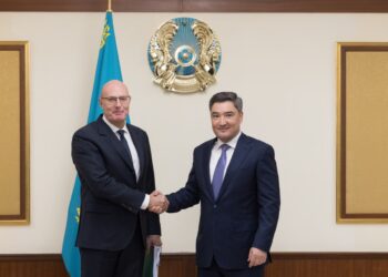 Казахстан и Россия собираются увеличить товарооборот более чем в два раза