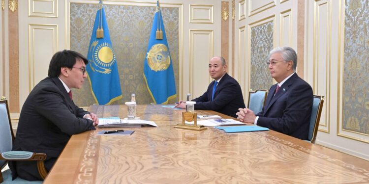 Токаеву сообщили, что 450 предприятий с госучастием планируется передать в частную среду