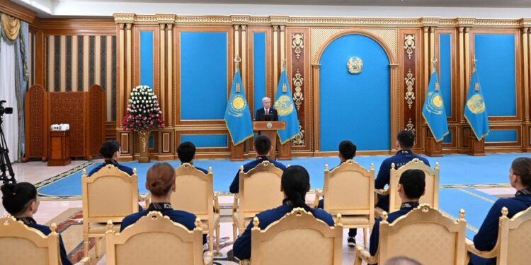 Токаев наградил казахстанских боксёров за триумф в Ливерпуле