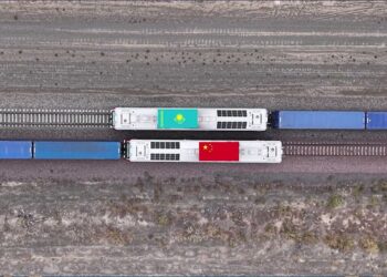 Токаев запустил вторую линию железной дороги Достык – Мойынты (ВИДЕО)