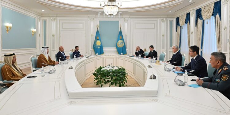 О чём переговорили Токаев и министр по делам обороны ОАЭ?