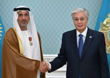 Президент Казахстана наградил представителя ОАЭ орденом «Достык»