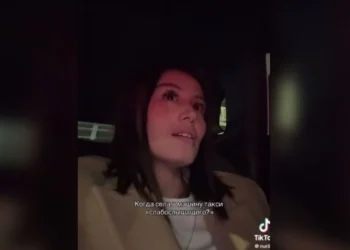 Видео со слабослышащим таксистом: блогершу доставили в полицию