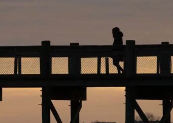 18-летняя девушка погибла в Астане после прыжка с моста