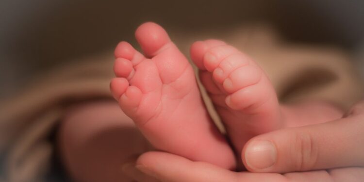 У 14-летней школьницы из Актюбинской области родился сын