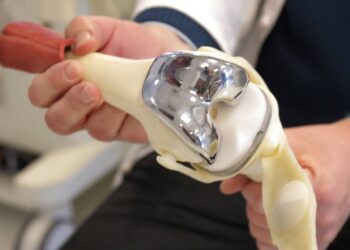 Казахстанские врачи обучают узбекских коллег операциям с помощью робота (ВИДЕО)