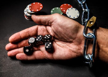 Лудоманы в погонах: трое полицейских из СКО остались без работы из-за ставок