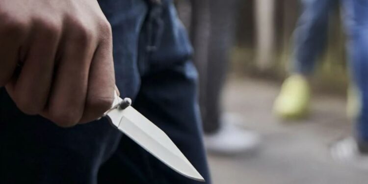 В школе ЗКО девятиклассник ранил старшеклассника ножом