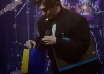 После скандала в СКО российский певец отменил концерты в Казахстане