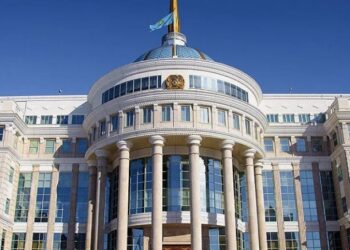 В Акорду прибыли спецпосланник президента и первый замгоссекретаря США