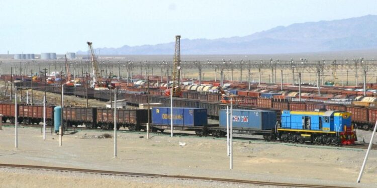 3 тысячи вагонов застряли на казахстанско-китайской границе: КТЖ дало пояснение