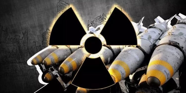 Трамп поручил немедленно начать испытания ядерного оружия