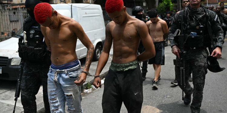 Полицейская операция в Рио-де-Жанейро: власти подтвердили смерть 121 человека (ВИДЕО)