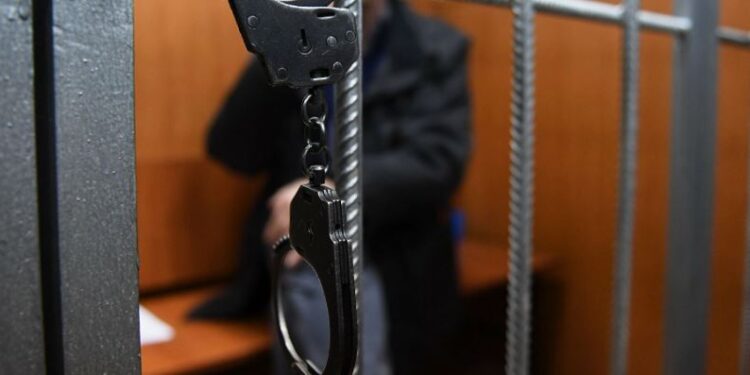 Взрослые избили 18-летнего парня: полиция Алматы задержала участников драки