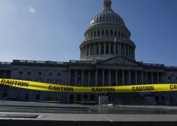 Шатдаун в США: тысячи госслужащих лишаются работы