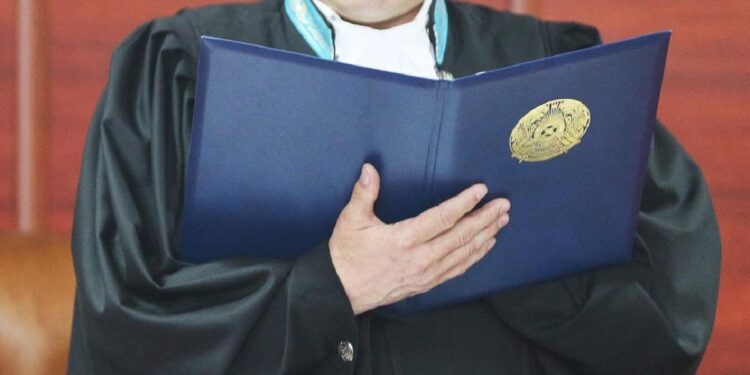 Студент подрабатывал ради мамы: суд его простил