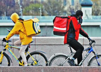 Курьерам-мусульманам в России запретили доставлять «нехаляльные» товары