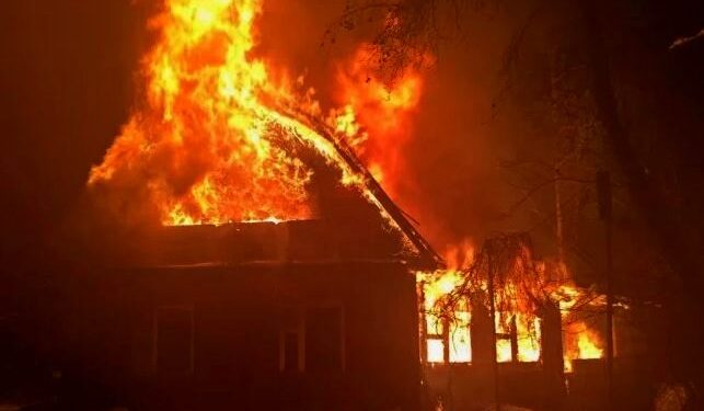 Мужчина погиб, спасая семью при пожаре в Павлодарской области