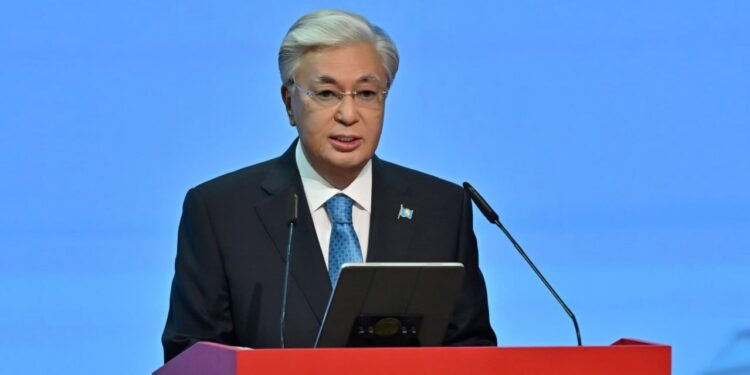 Юбилей компании «Лукойл»: Токаев отметил её роль в укреплении отношений между Казахстаном и Россией