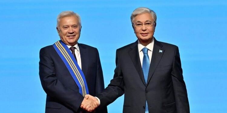 Токаев наградил Алекперова орденом «Барыс» I степени