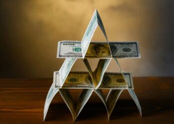 В Алматы раскрыли финансовую пирамиду «Boxy Wealth» (ВИДЕО)