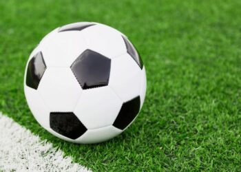 Скандал в казахстанском футболе: Динмухамед Кашкен вызван в сборную — по заслугам или по связям?