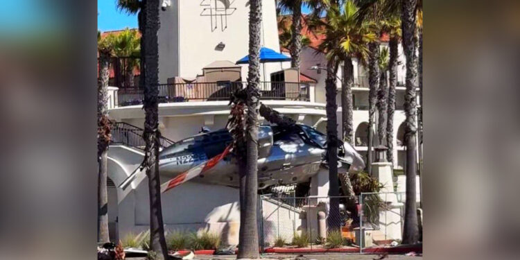 В Калифорнии вертолёт рухнул во время фестиваля: пострадали пять человек (ВИДЕО)