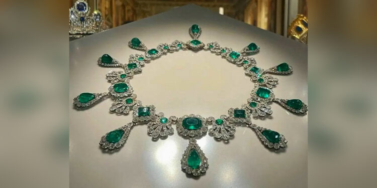 Дерзкое ограбление в Лувре: стало известно, что похитили грабители