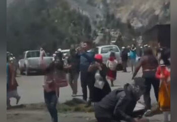 На президента Эквадора напали во время протестов