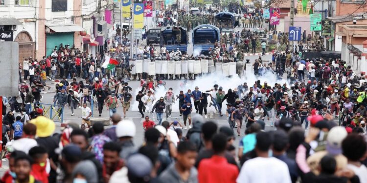 Протесты Gen-Z на Мадагаскаре: бунтующие потребовали отставки президента