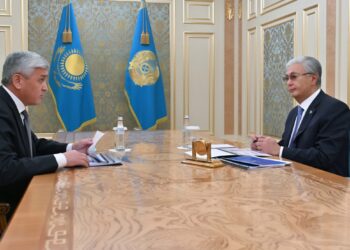 Токаев принял акима Карагандинской области