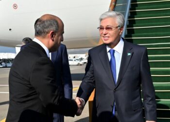 Токаев прибыл в Азербайджан для участия в саммите