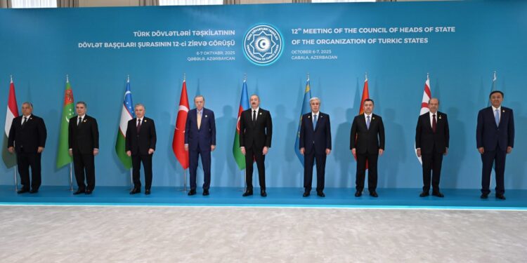 Токаев прибыл в Конгресс-центр в Габале