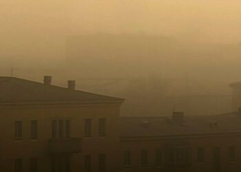 Запах гари накрыл Атырау: в акимате прокомментировали инцидент