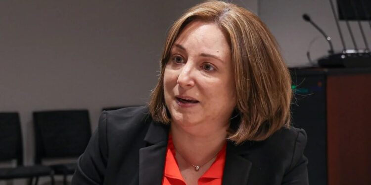 Послом США в Казахстане стала Джули Стаффт