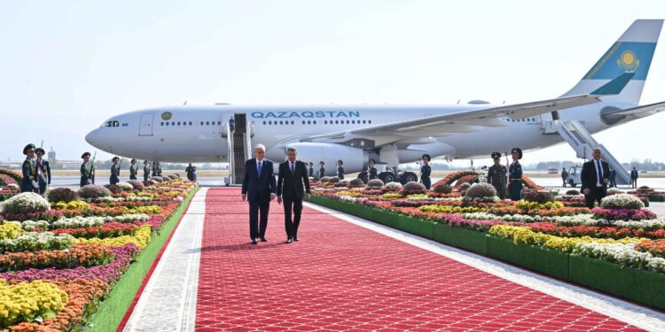 Токаев прибыл с визитом в Душанбе (ВИДЕО)