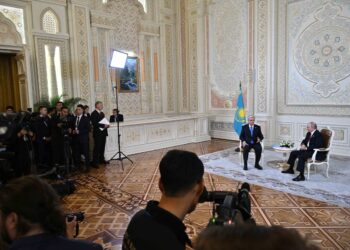 Собираются “сверить часы”: лидеры Казахстана и России обсудили положение дел и планы по сотрудничеству