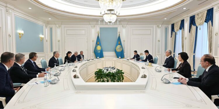 Казахстан придаёт большое значение отношениям со Швейцарией ― Токаев